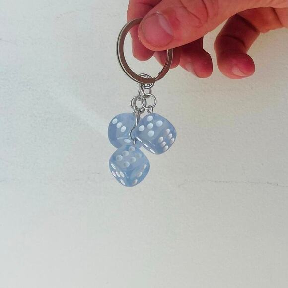 Y2k 2000s vintage style light blue dice key chain - Picture 5 of 6